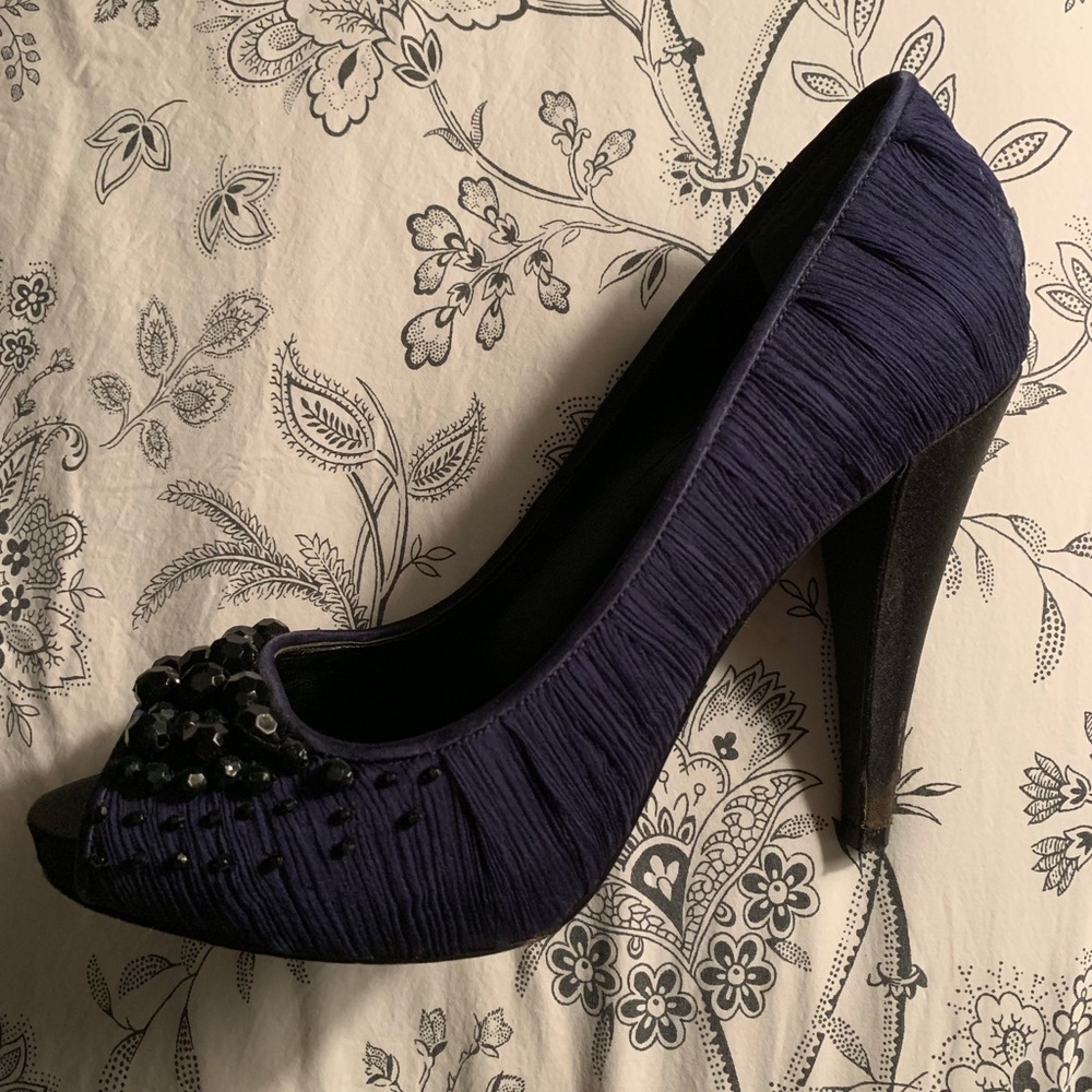 Nina navy heels with black beading detail